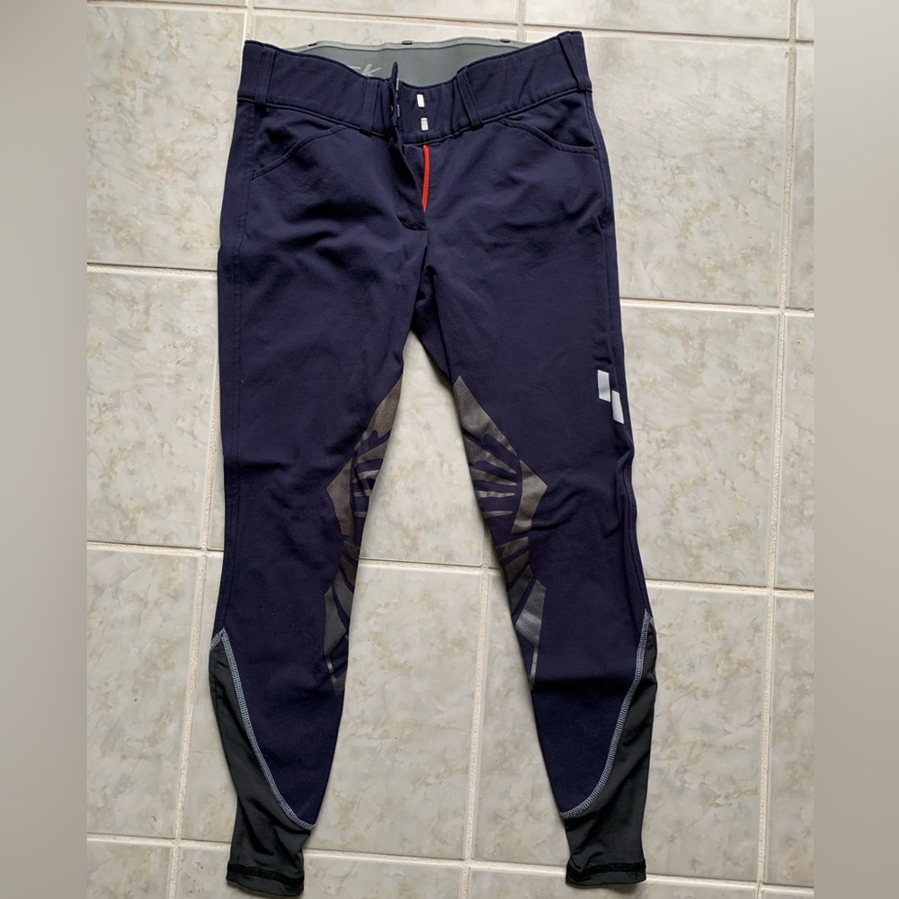 Struck apparel breeches